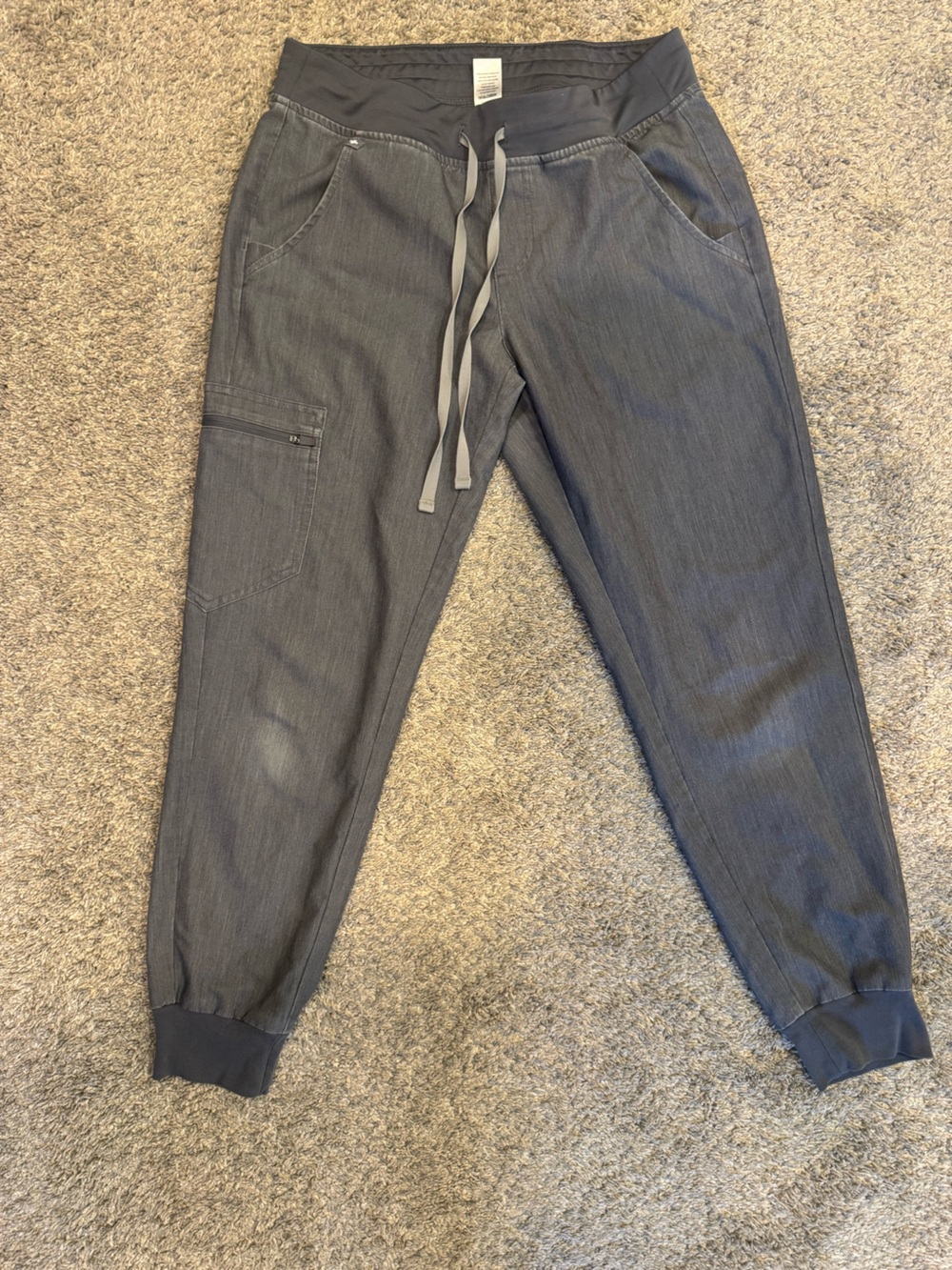 Pewter Grey Figs Jogger Scrub
Pants